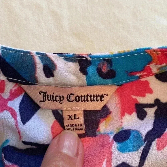 Juicy Couture Embellished Floral Flutter Sleeve Blouse in Size XL. - Picture 6 of 10